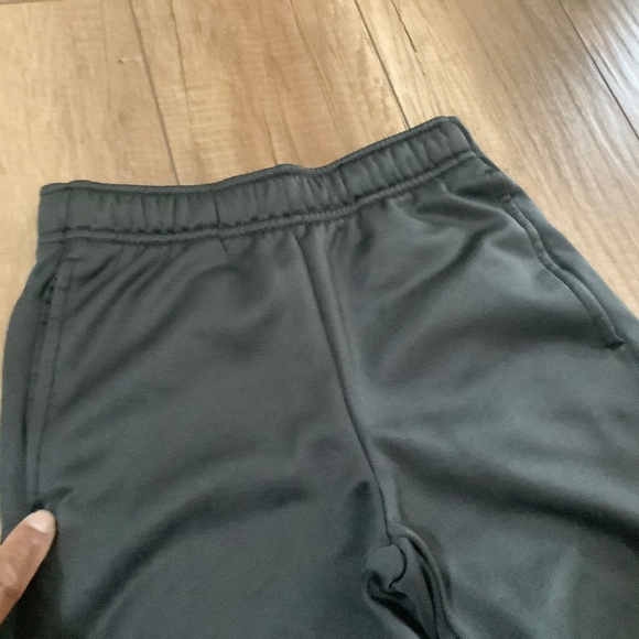 SOLD! Boys Sz Small Nike Therma-FIT Sweatpants Grey 699895-060 & Blk 853714-010 - Picture 3 of 16